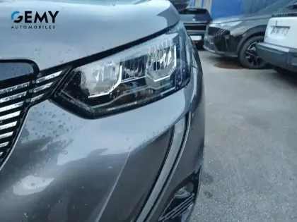 Photo 14 Peugeot 2008  PureTech 130 S&S BVM6