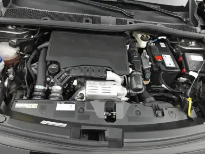 Photo 49 Peugeot 2008  PureTech 100 S&S BVM6