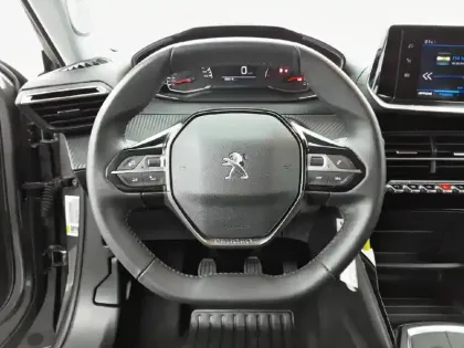 Photo 40 Peugeot 2008  PureTech 100 S&S BVM6