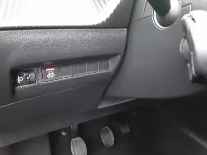 Photo 51 Peugeot 2008  PureTech 100 S&S BVM6