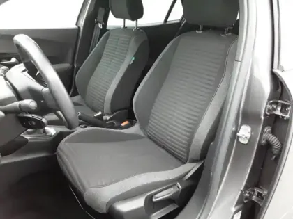 Photo 42 Peugeot 2008  PureTech 100 S&S BVM6