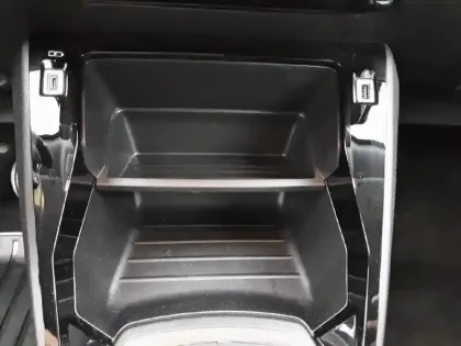 Photo 53 Peugeot 2008  PureTech 100 S&S BVM6