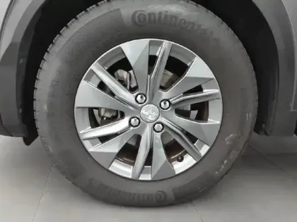 Photo 44 Peugeot 2008  PureTech 100 S&S BVM6