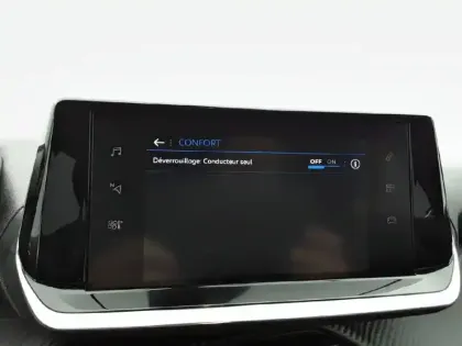 Photo 61 Peugeot 2008  PureTech 100 S&S BVM6