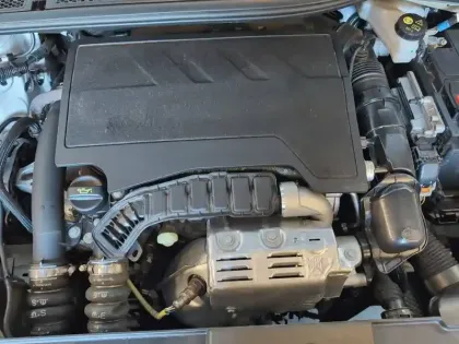 Photo 43 Peugeot 208  PureTech 100 S&S BVM6