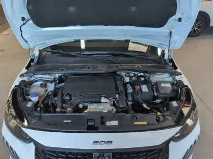 Photo 46 Peugeot 208  PureTech 100 S&S BVM6