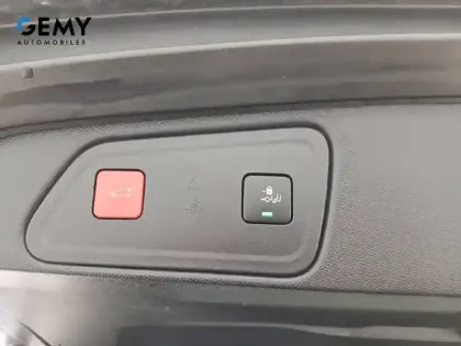 Photo 23 Peugeot 3008  Hybrid 225 e-EAT8