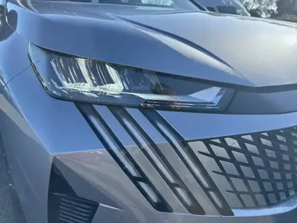 Photo 35 Peugeot 5008  Hybrid 145 e-DCS6