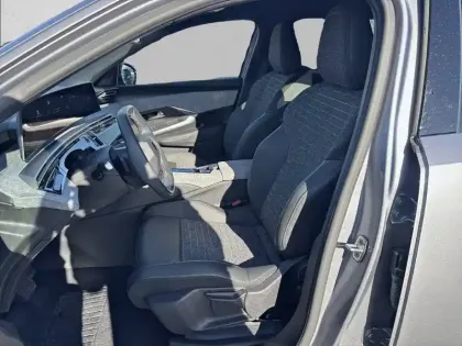 Photo 30 Peugeot 5008  Hybrid 145 e-DCS6