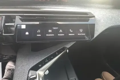 Photo 13 Peugeot 3008  Plug-in Hybrid 195 e-DCS7