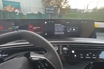 Photo 18 Peugeot 3008  Plug-in Hybrid 195 e-DCS7