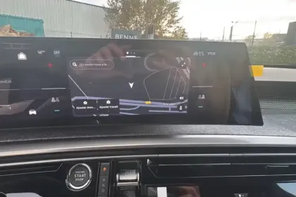 Photo 12 Peugeot 3008  Plug-in Hybrid 195 e-DCS7