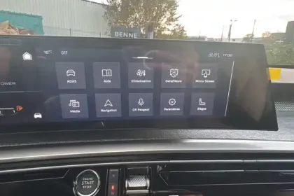 Photo 21 Peugeot 3008  Plug-in Hybrid 195 e-DCS7