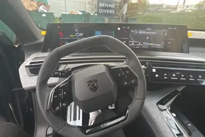 Photo 17 Peugeot 3008  Plug-in Hybrid 195 e-DCS7