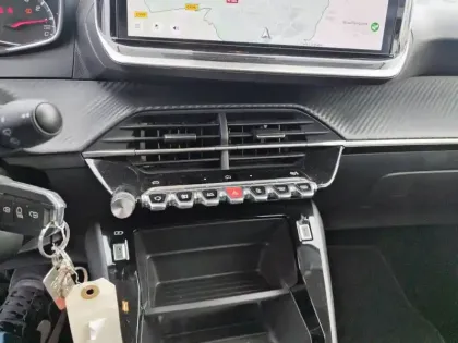 Photo 36 Peugeot 208  PureTech 100 S&S BVM6