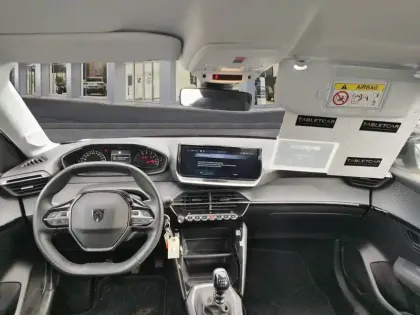 Photo 46 Peugeot 208  PureTech 100 S&S BVM6