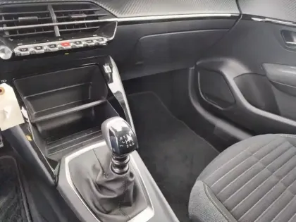 Photo 56 Peugeot 208  PureTech 100 S&S BVM6