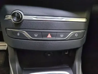 Photo 24 Peugeot 308  BlueHDi 130ch S&S EAT8