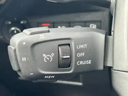 Photo 12 DS DS 7  Crossback E-TENSE 4x4 300ch Grand Chic