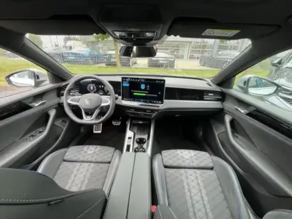 Photo 16 Volkswagen Passat  SW 1.5 eHybrid 272ch R-Line DSG6