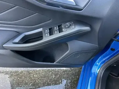 Photo 26 Ford Focus  1.0 Flexifuel mHEV 125ch ST-Line Design