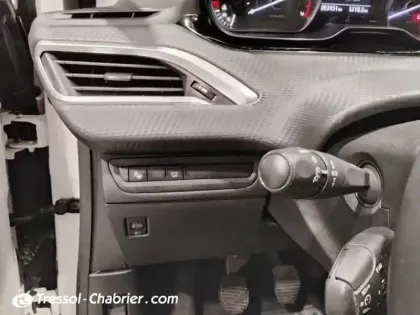 Photo 16 Peugeot 208  PureTech 110ch S&S BVM6 Tech Edition