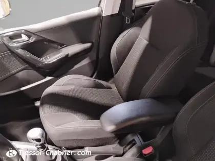 Photo 8 Peugeot 208  PureTech 110ch S&S BVM6 Tech Edition