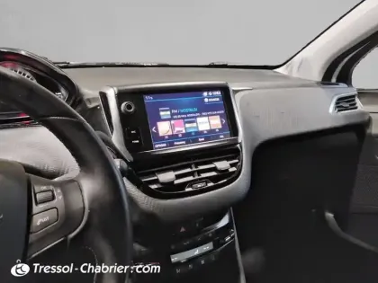 Photo 10 Peugeot 208  PureTech 110ch S&S BVM6 Tech Edition