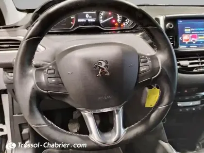 Photo 11 Peugeot 208  PureTech 110ch S&S BVM6 Tech Edition