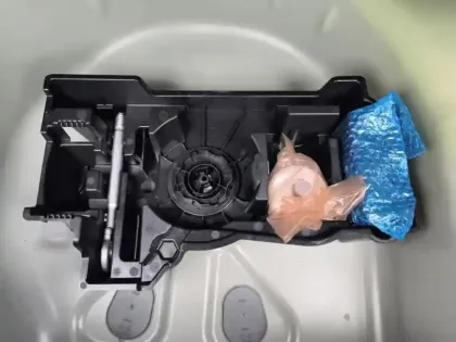 Photo 26 Peugeot 208  Hybrid 100 e-DCS6 Allure