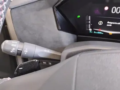 Photo 16 DS DS 4  Hybride E-Tense 225 EAT8 Performance Line