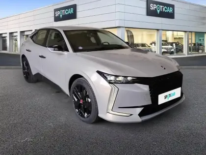 Photo 28 DS DS 4  Hybride E-Tense 225 EAT8 Performance Line