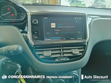 Photo 10 Peugeot 208  BlueHDi 100ch S&S BVM5 Active