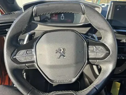 Photo 11 Peugeot 2008  BlueHDi 130 S&S EAT8 GT Line