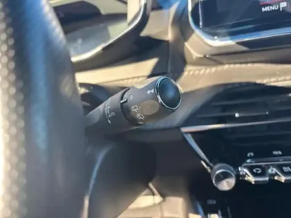 Photo 17 Peugeot 2008  BlueHDi 130 S&S EAT8 GT Line