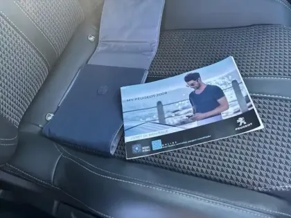 Photo 15 Peugeot 2008  BlueHDi 130 S&S EAT8 GT Line