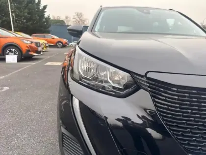 Photo 13 Peugeot 2008  Electrique 136 ch Allure