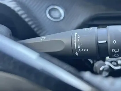 Photo 17 Peugeot 208  Electrique 50 kWh 136ch Style