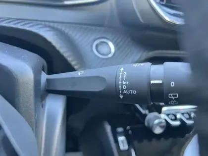 Photo 17 Peugeot 208  100 S&S BVM6 Allure