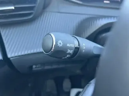 Photo 16 Peugeot 208  100 S&S BVM6 Allure