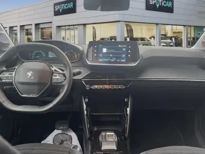 Photo 9 Peugeot 208  Electrique 50 kWh 136ch Style