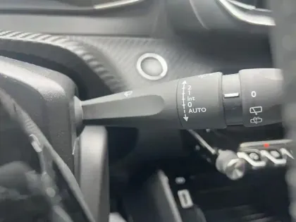 Photo 17 Peugeot 208  Electrique 50 kWh 136ch Style