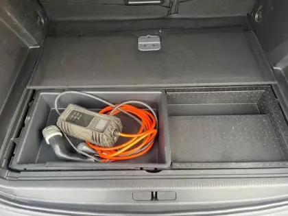 Photo 26 Peugeot 3008  Hybrid 225 e-EAT8 GT