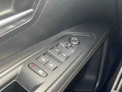 Photo 19 Peugeot 3008  Hybrid 225 e-EAT8 GT