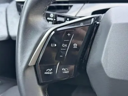 Photo 18 Peugeot 5008  Hybrid 145 e-DCS6 Allure