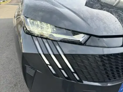 Photo 13 Peugeot 5008  Hybrid 145 e-DCS6 Allure