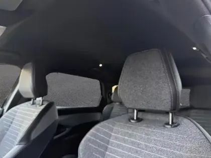 Photo 24 Peugeot 5008  Hybrid 145 e-DCS6 Allure