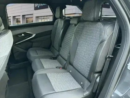 Photo 22 Peugeot 5008  Hybrid 145 e-DCS6 Allure