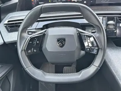 Photo 11 Peugeot 5008  Hybrid 145 e-DCS6 Allure