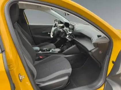 Photo 14 Peugeot 208  e- 136ch Style